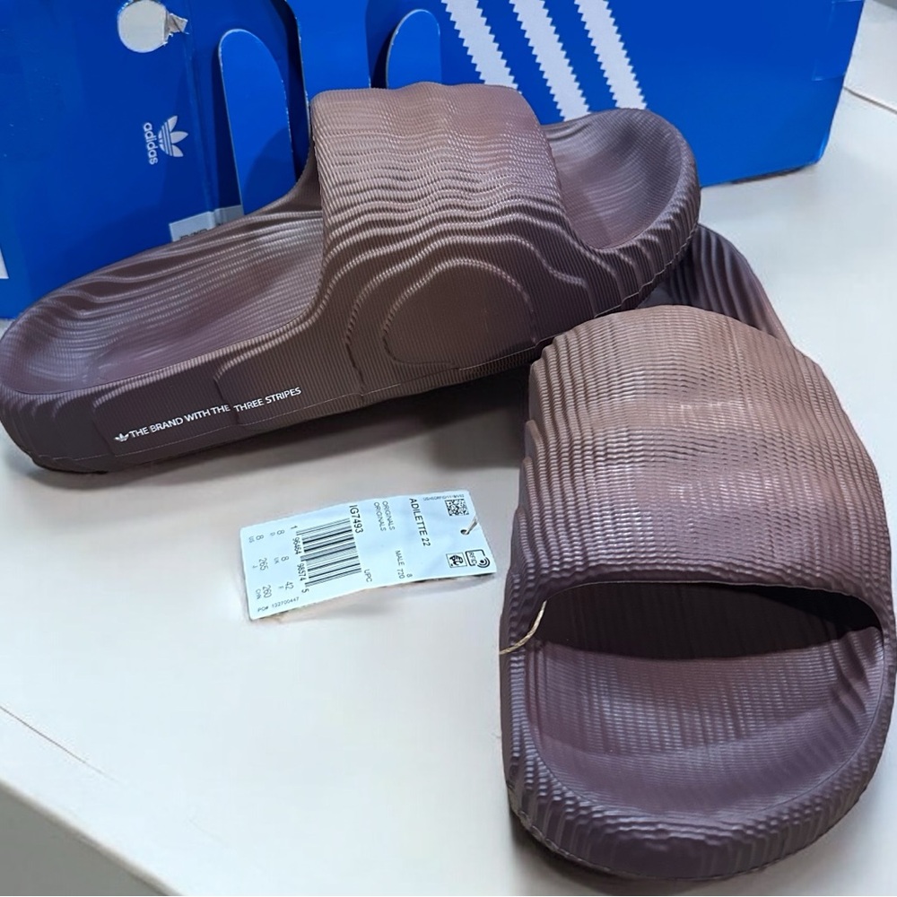 Adidas Originals Adilette 22 slide sandals Size 8 Men’s